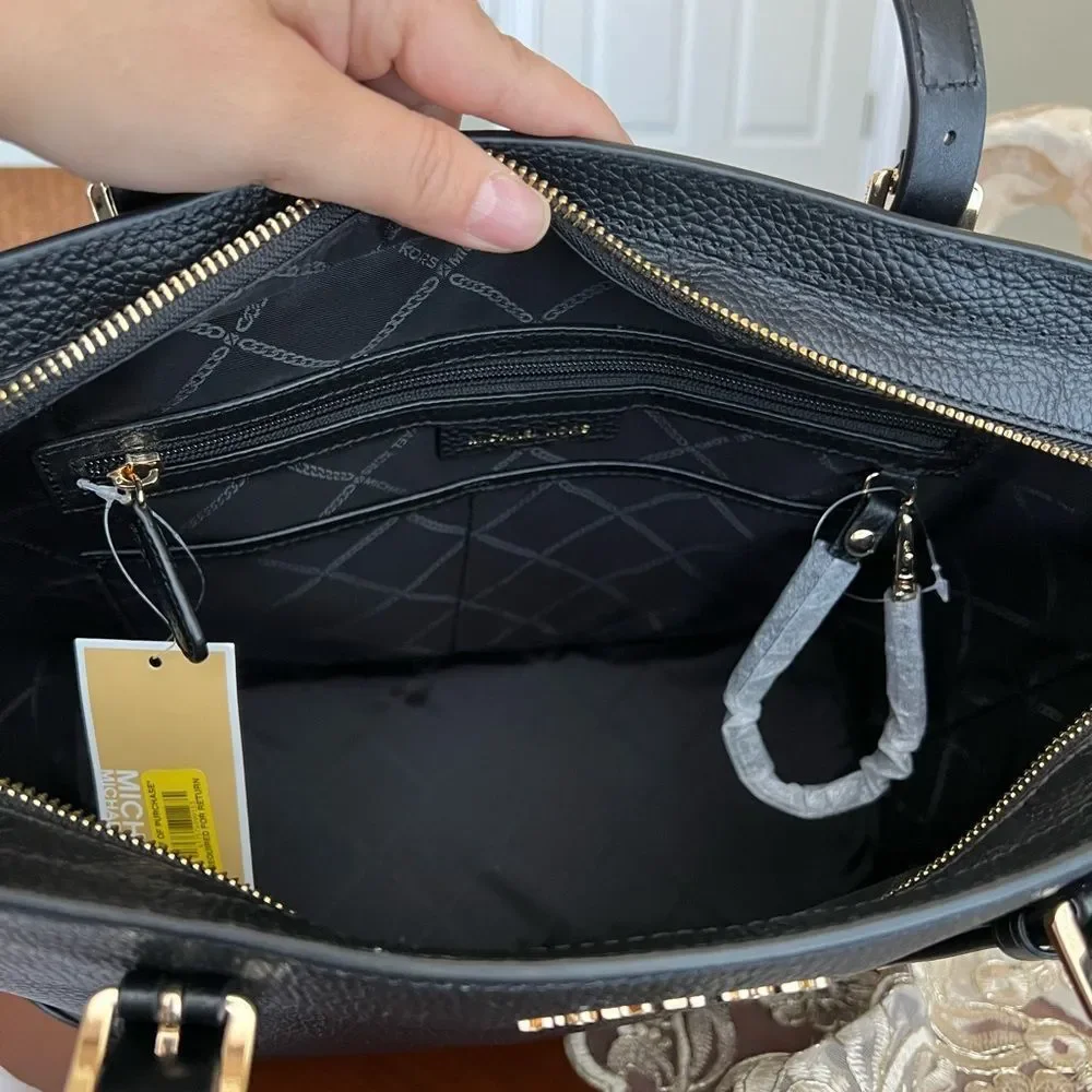 Michael Kors LG black tote